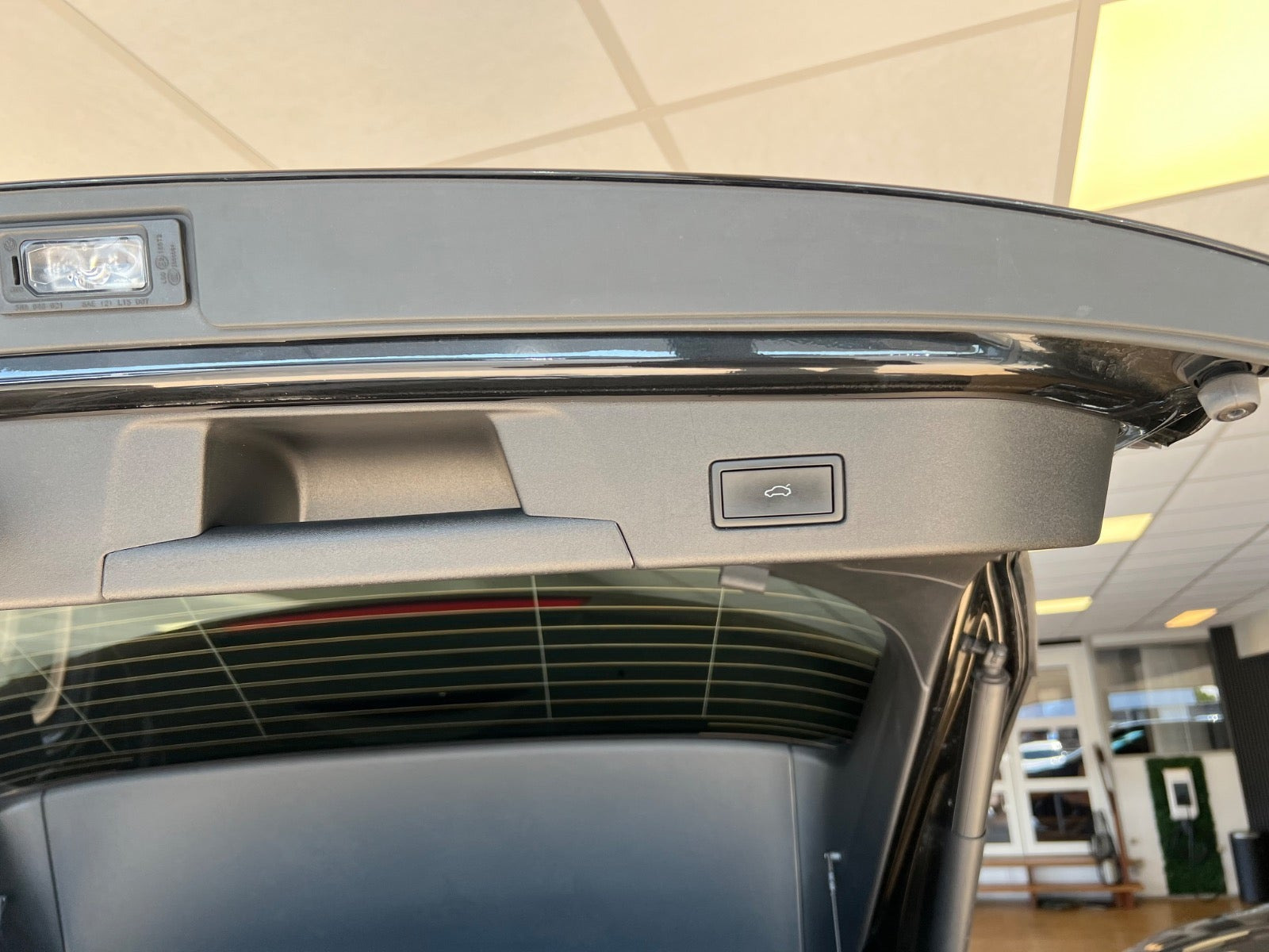 Grøn VW ID.4 fra 2023