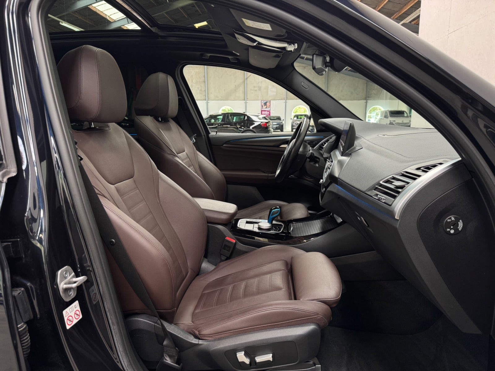 Sort BMW iX3 fra 2022