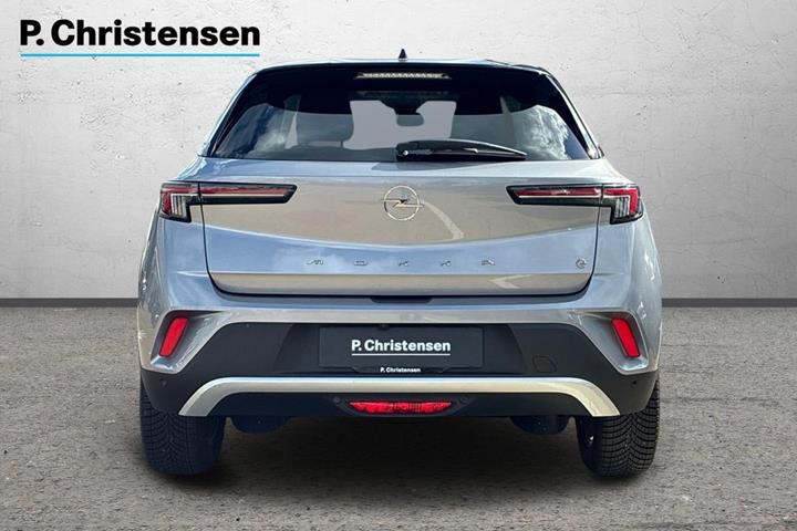 Sølv Opel Mokka-e fra 2023