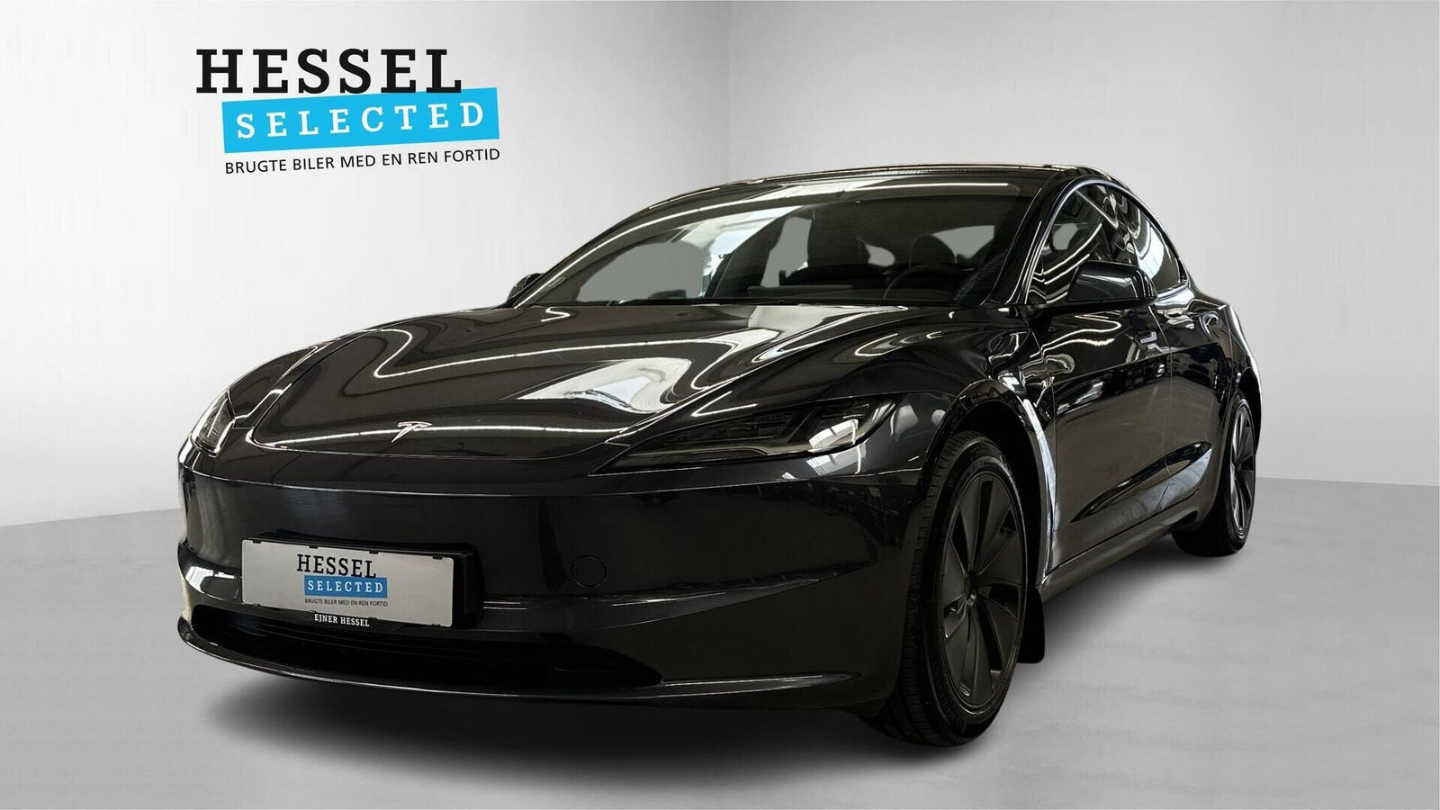Grå Tesla Model 3 fra 2024
