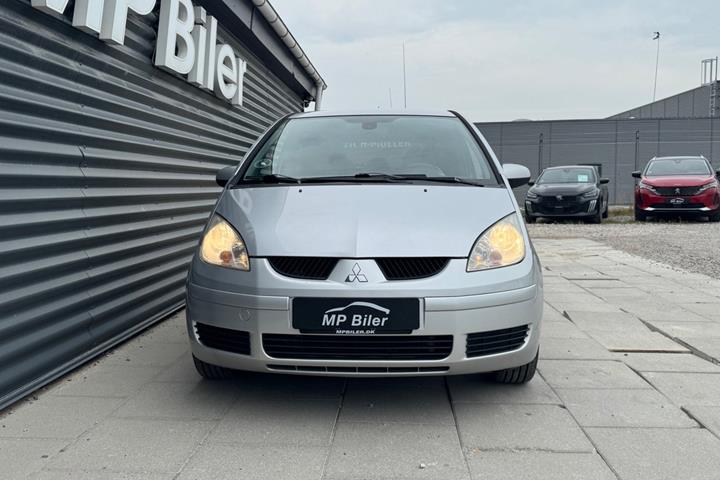 Sølv Mitsubishi Colt fra 2007