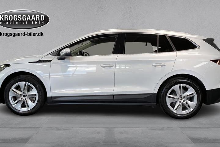 Hvid Skoda Enyaq fra 2022