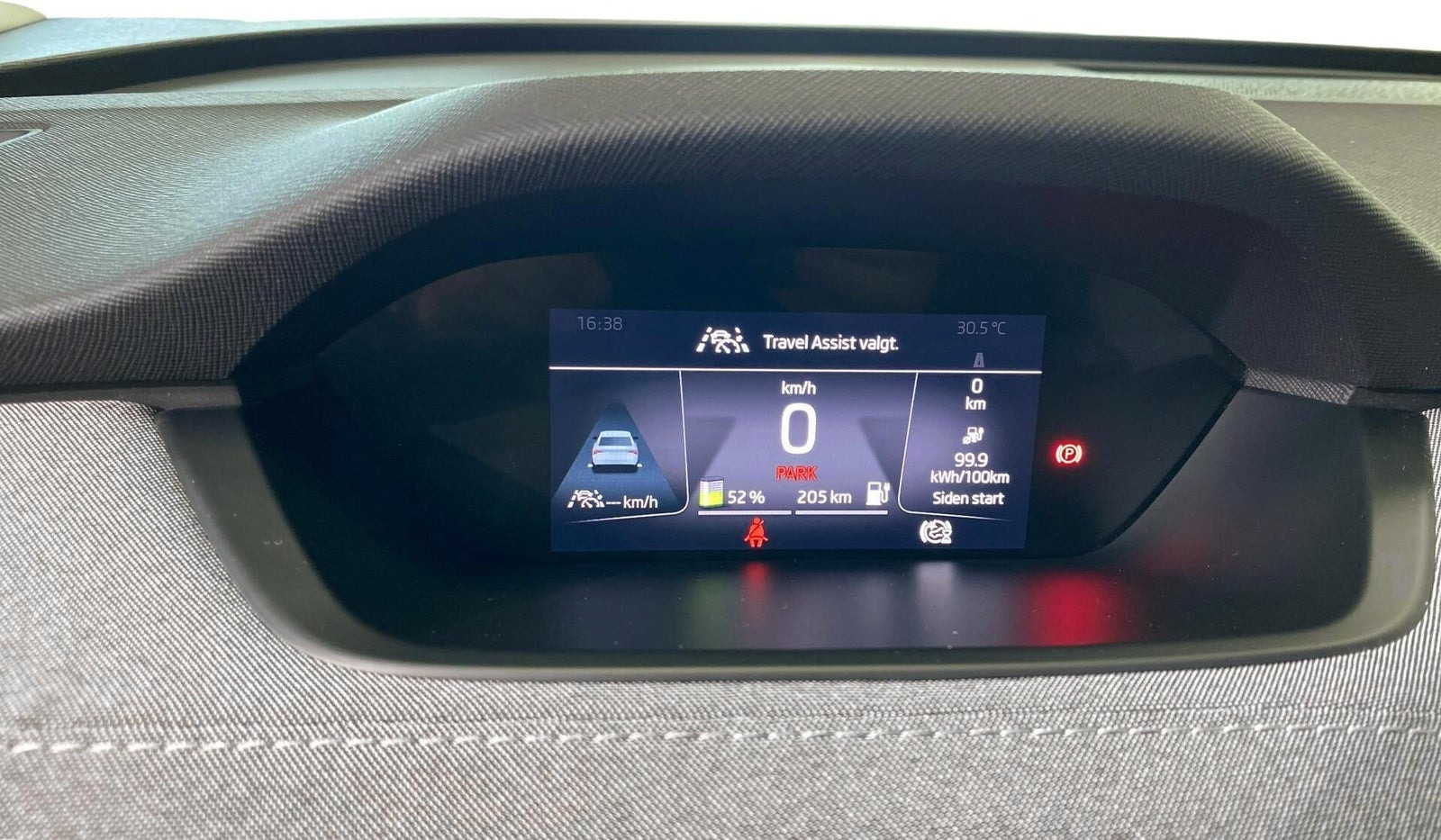 Hvid Skoda Enyaq fra 2022