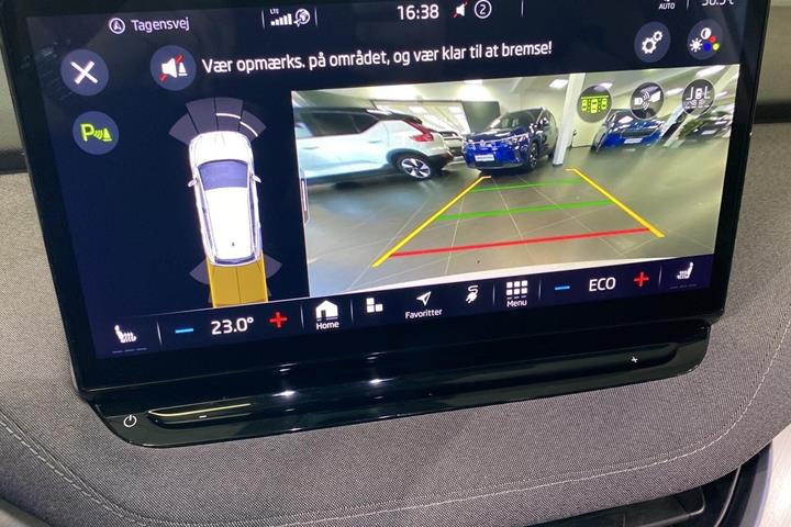 Hvid Skoda Enyaq fra 2022