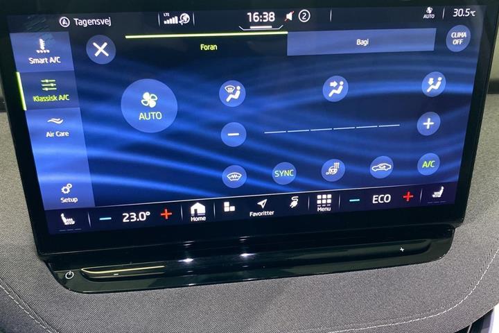 Hvid Skoda Enyaq fra 2022