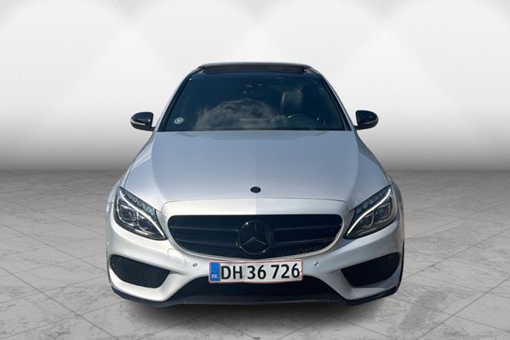 Sølv Mercedes C300 fra 2015