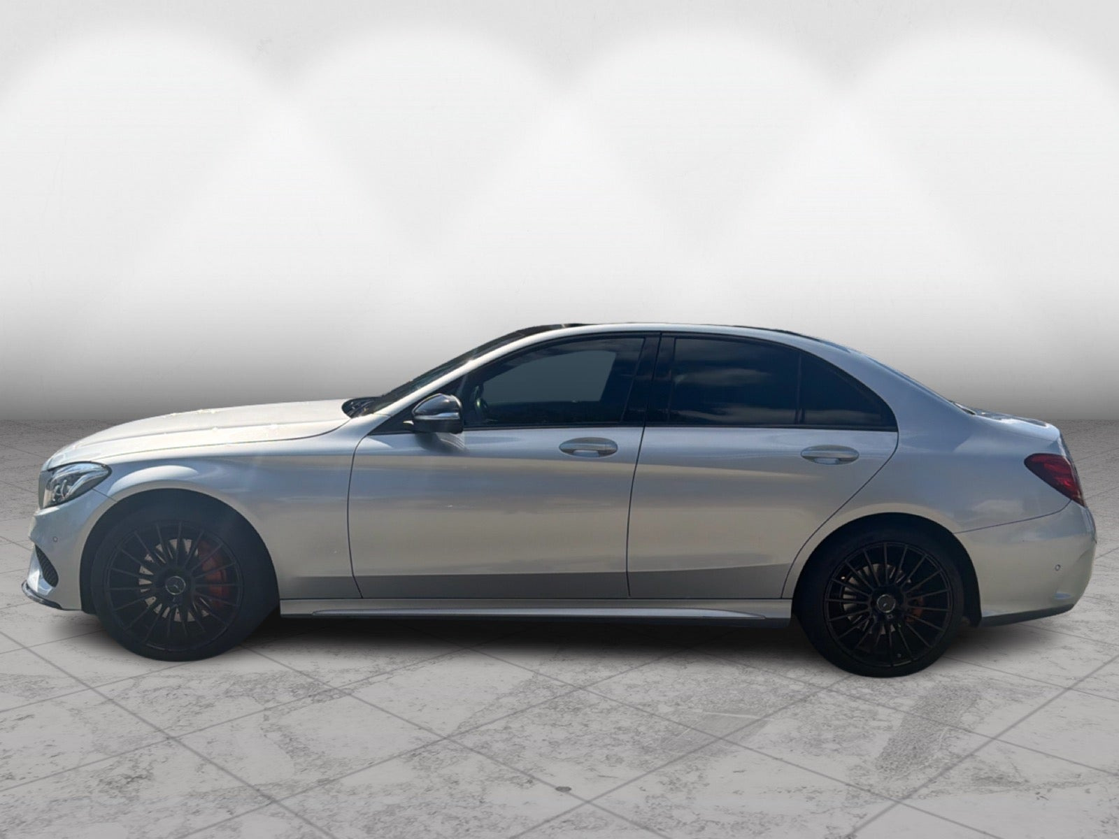 Sølv Mercedes C300 fra 2015