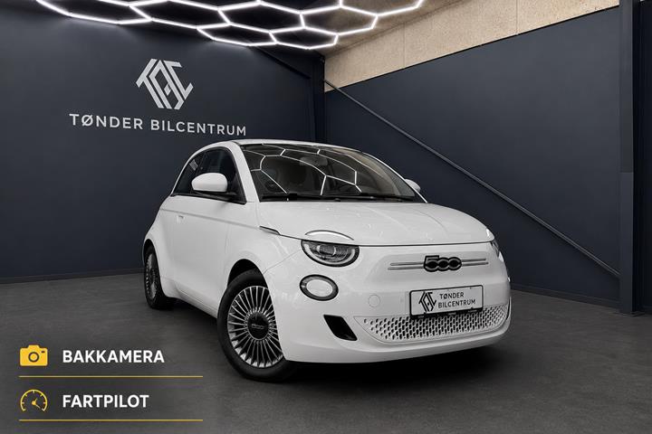 Hvid Fiat 500e fra 2023