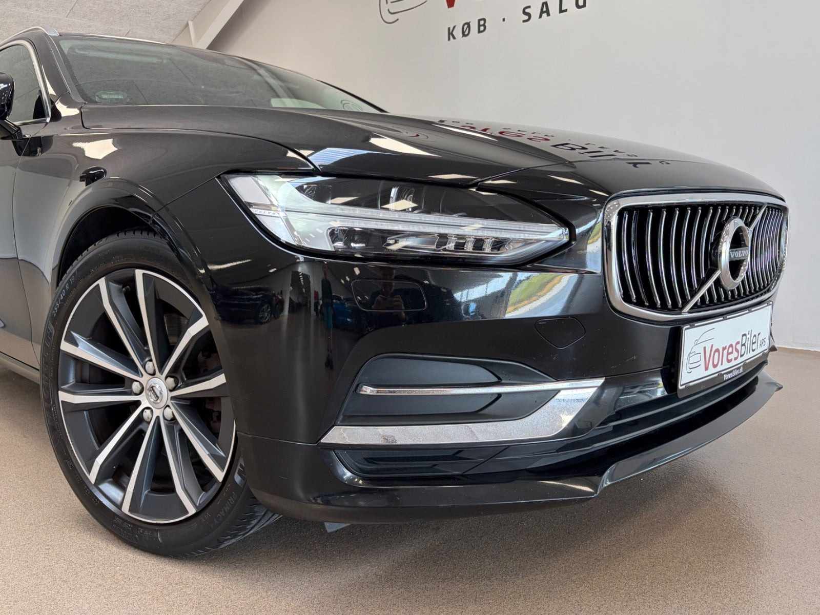 Sort Volvo V90 fra 2017