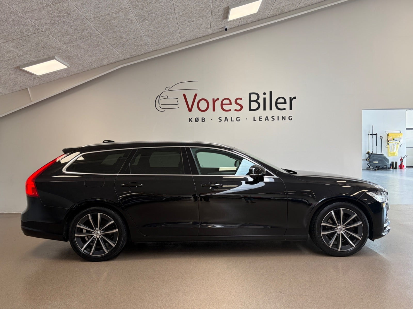 Sort Volvo V90 fra 2017