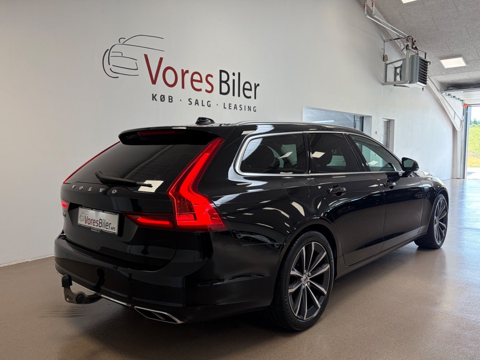Sort Volvo V90 fra 2017