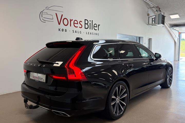 Sort Volvo V90 fra 2017