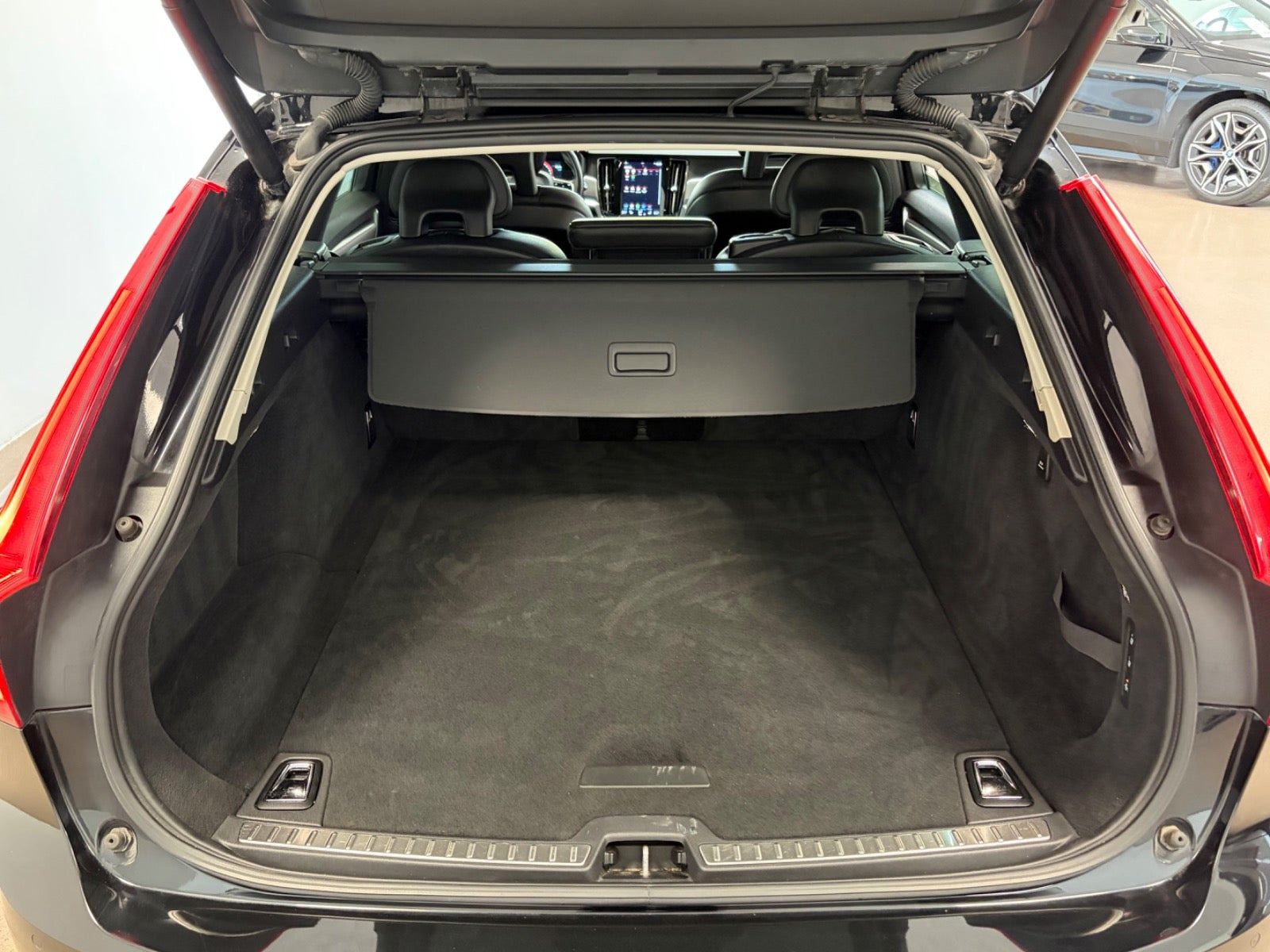 Sort Volvo V90 fra 2017