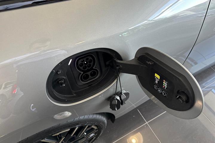 Grå Mini Cooper SE fra 2025