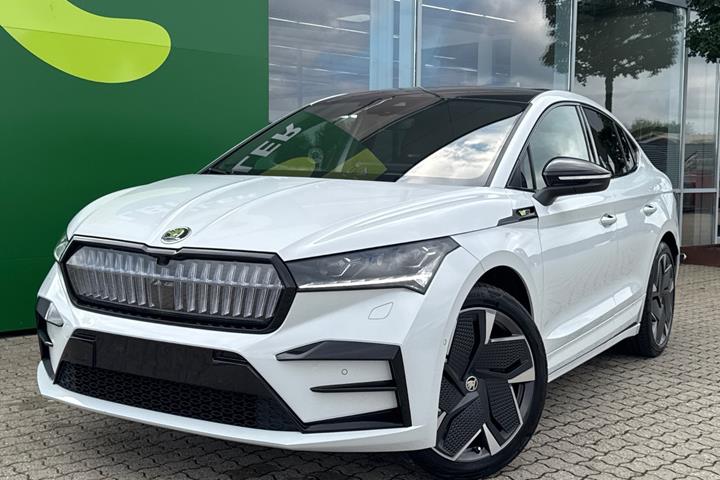 Hvid Skoda Enyaq fra 2022