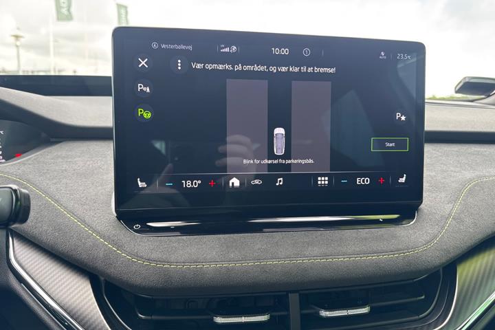 Hvid Skoda Enyaq fra 2022