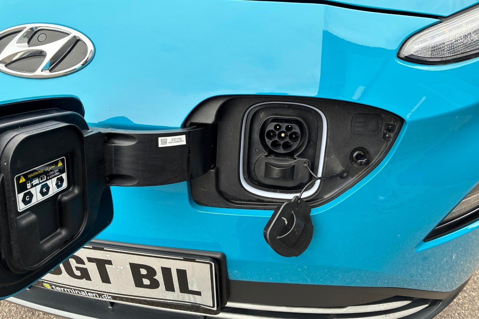 Blå Hyundai Kona fra 2022