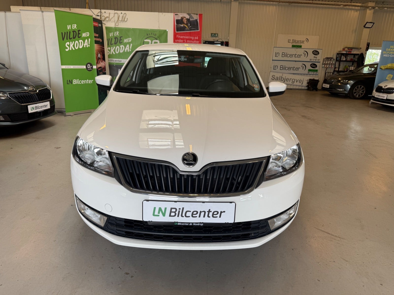 Hvid Skoda Rapid fra 2017