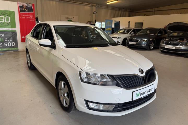Hvid Skoda Rapid fra 2017