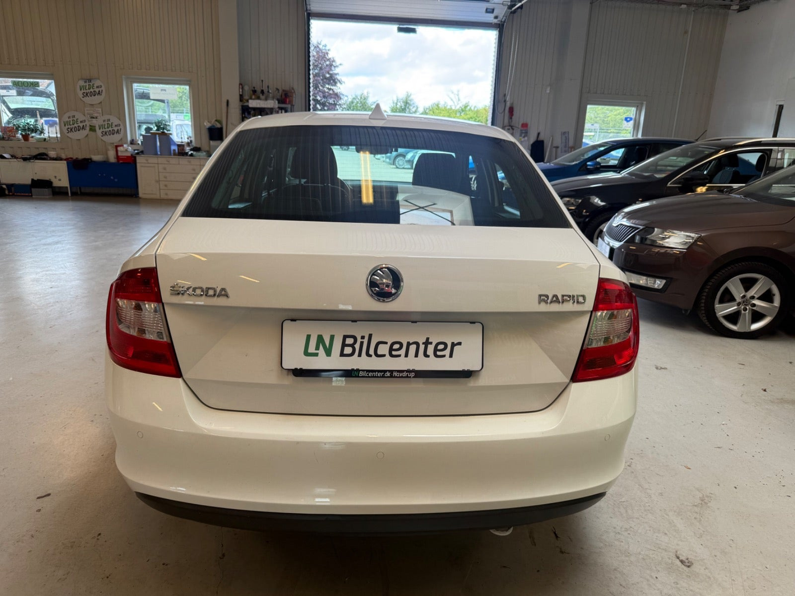 Hvid Skoda Rapid fra 2017