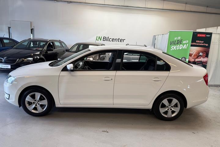 Hvid Skoda Rapid fra 2017