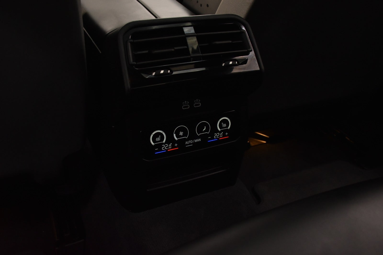Grå BMW i5 fra 2024