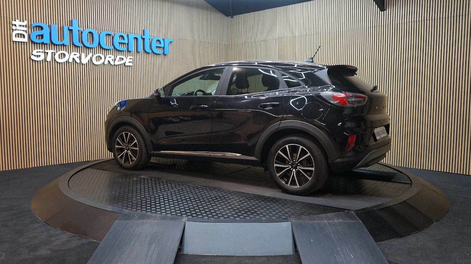 Sort Ford Puma fra 2020