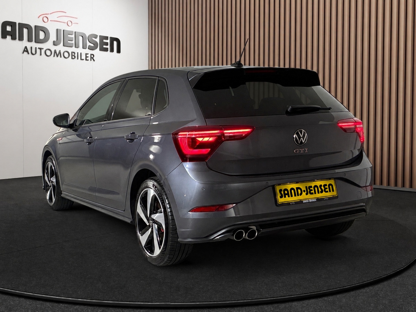 Grå VW Polo fra 2024