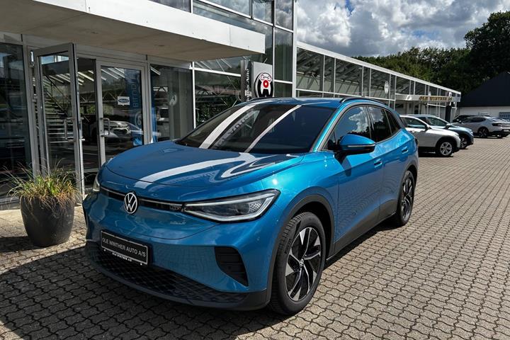Blå VW ID.4 fra 2025 set udefra