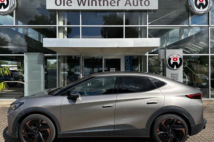 Grå Cupra Tavascan fra 2025