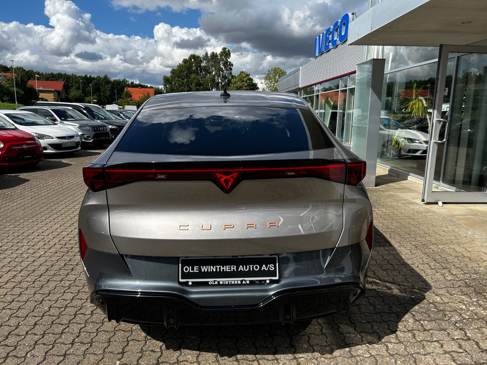 Grå Cupra Tavascan fra 2025