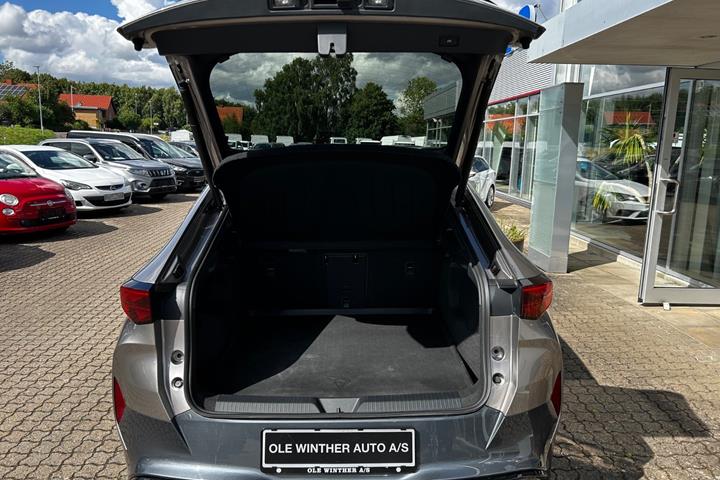 Grå Cupra Tavascan fra 2025