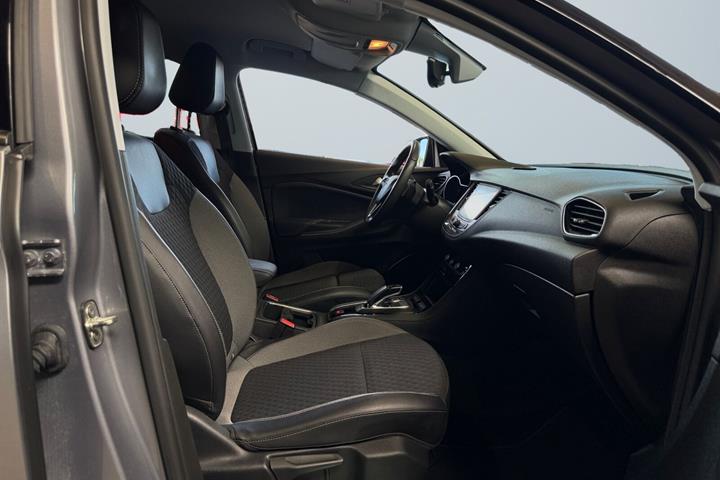 Sølv Opel Grandland X fra 2020
