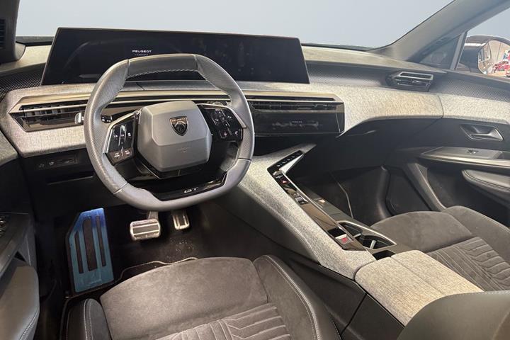 Sort Peugeot e-5008 fra 2025