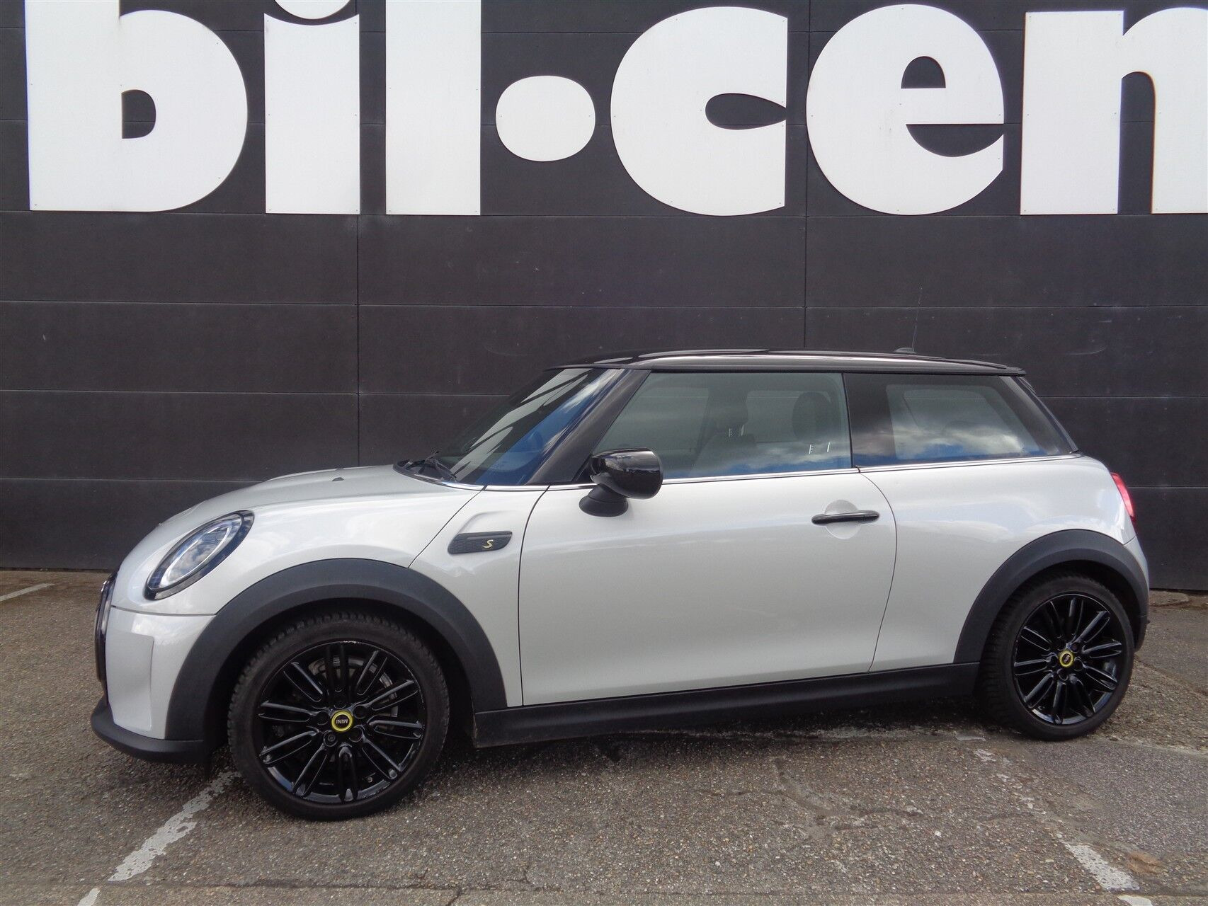 Grå Mini Cooper fra 2022