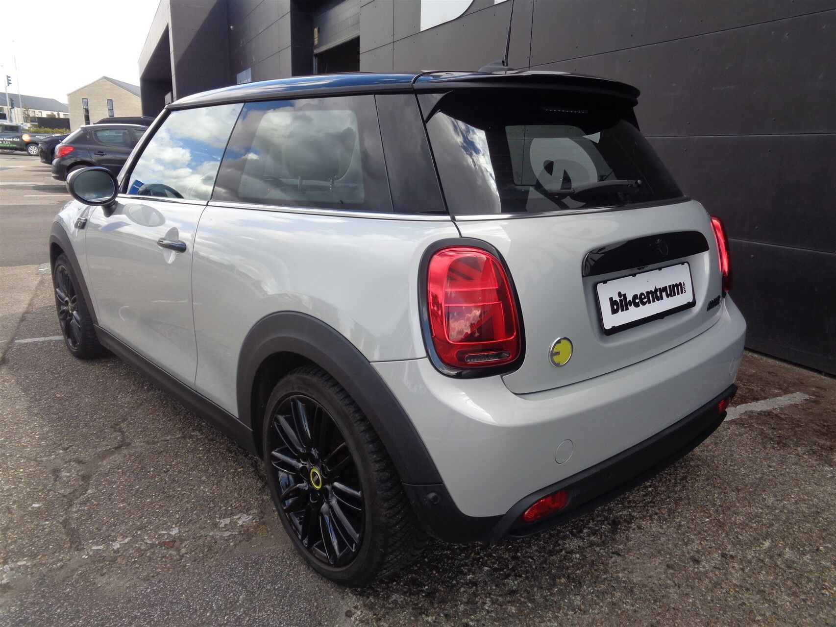 Grå Mini Cooper fra 2022