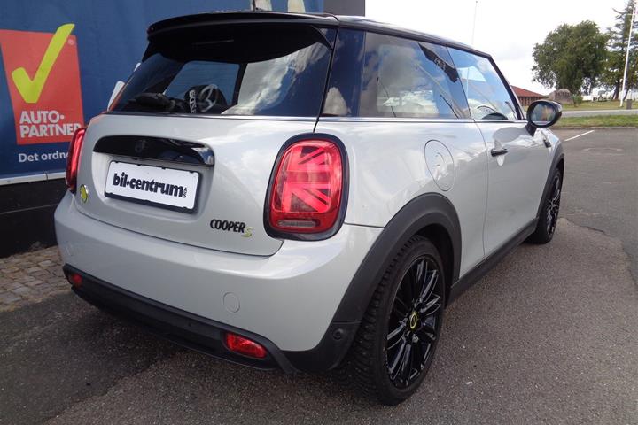 Grå Mini Cooper fra 2022