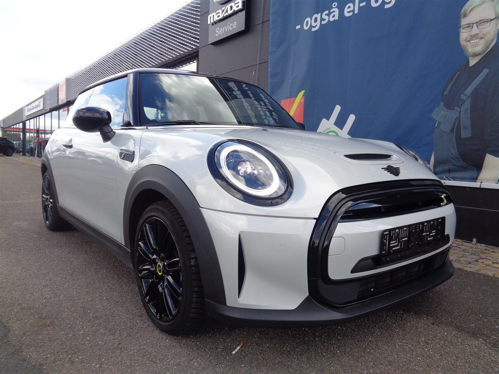 Grå Mini Cooper fra 2022