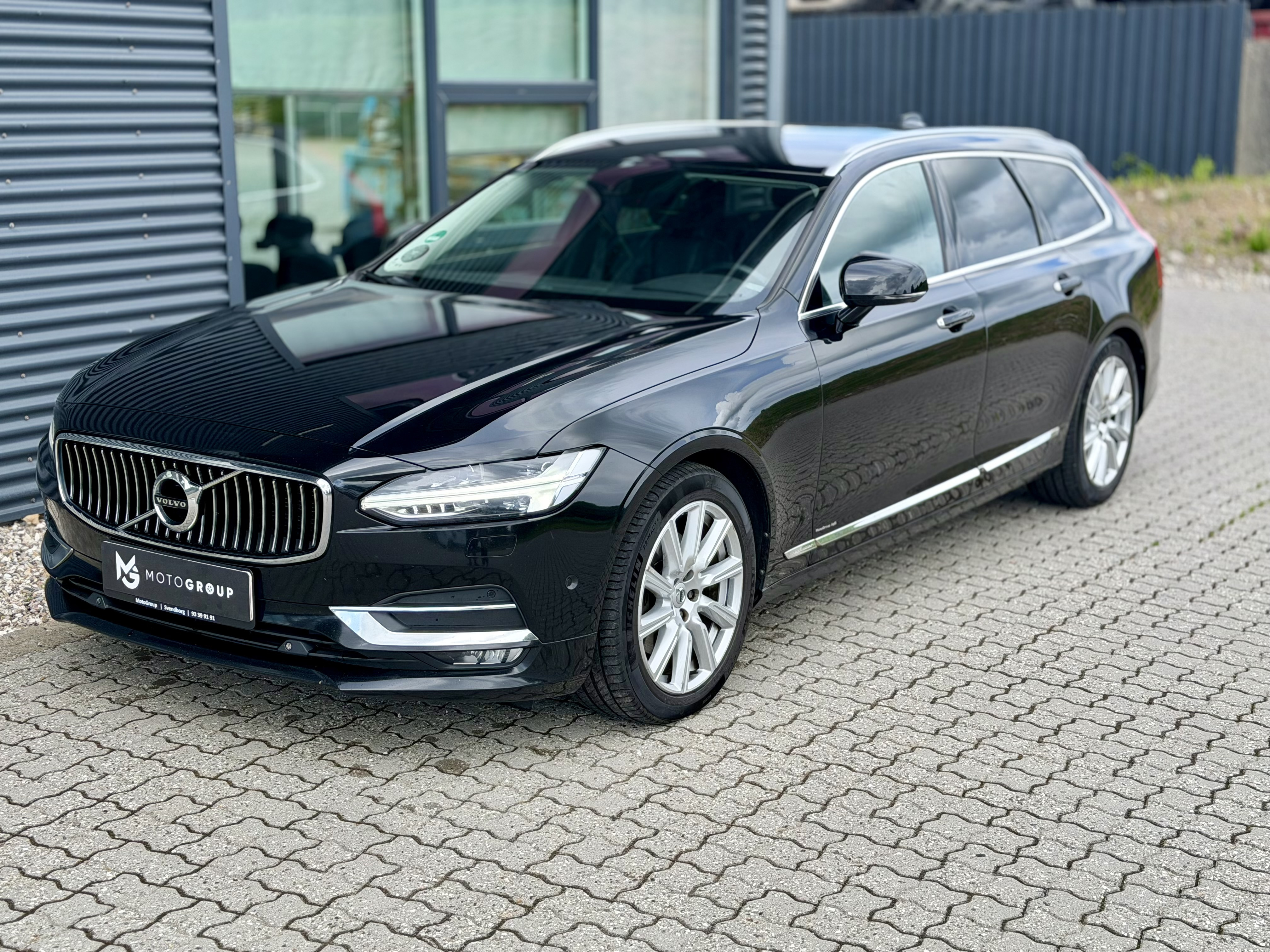 Sort Volvo V90 fra 2017