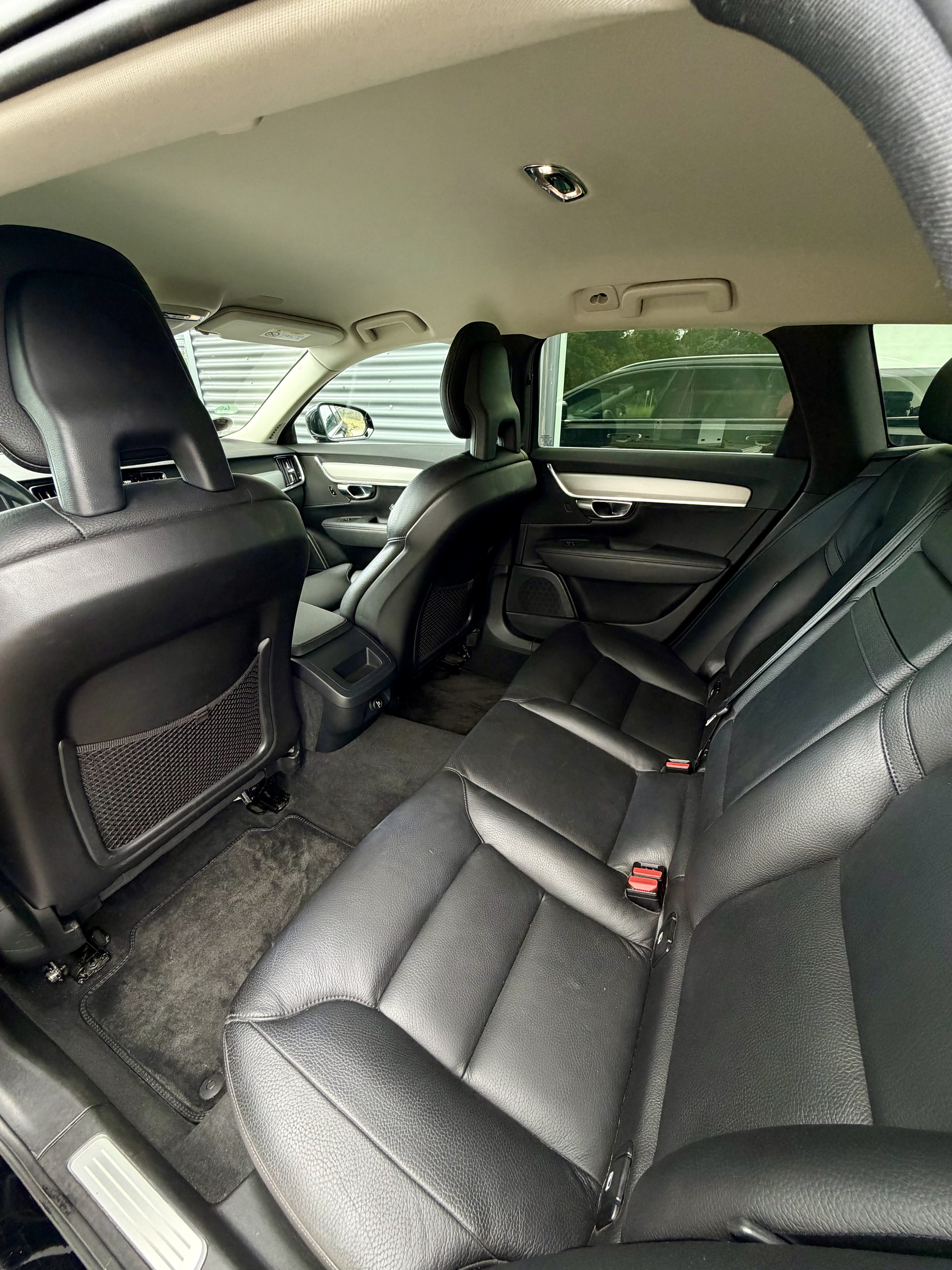 Sort Volvo V90 fra 2017