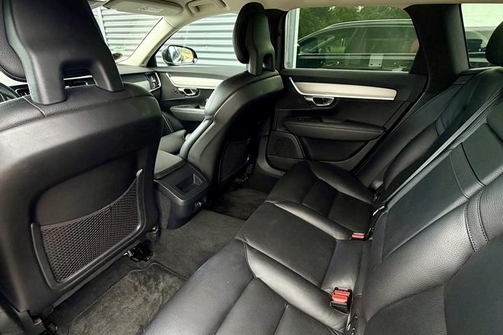 Sort Volvo V90 fra 2017
