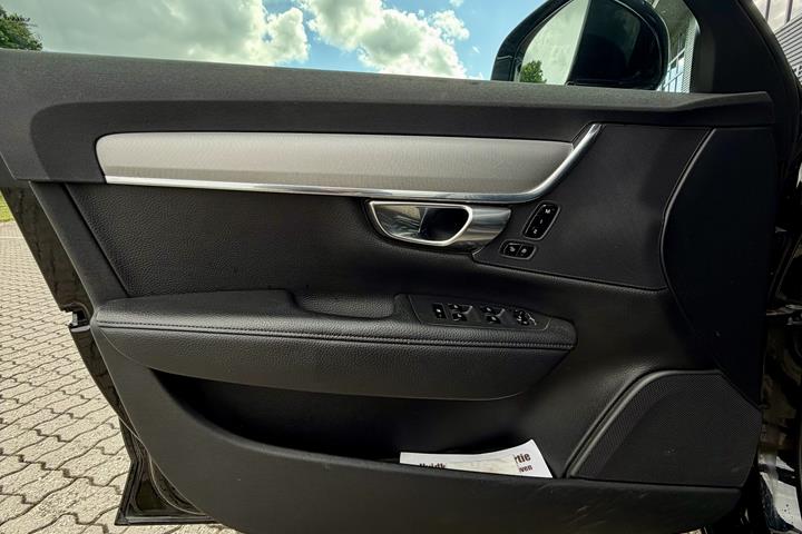 Sort Volvo V90 fra 2017