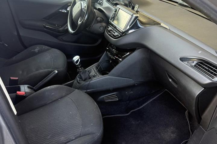 undefined Peugeot 208 fra 2019
