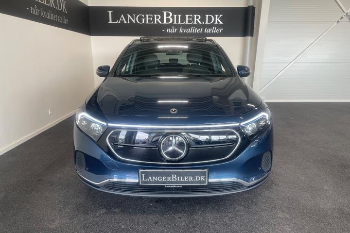 Blå Mercedes EQA250+ fra 2023