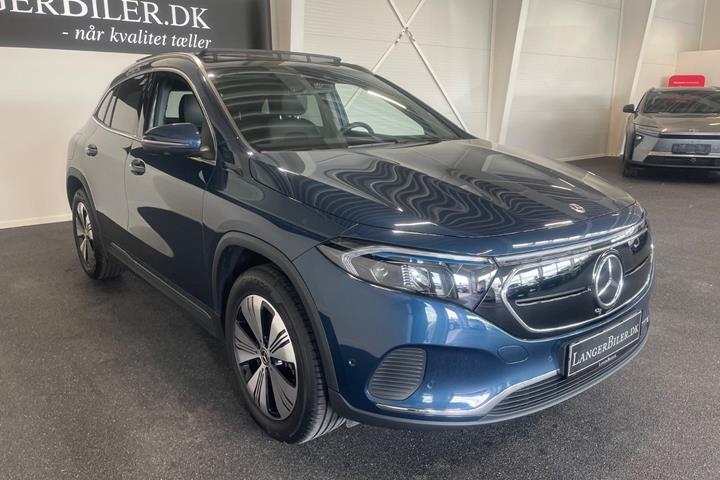Blå Mercedes EQA250+ fra 2023