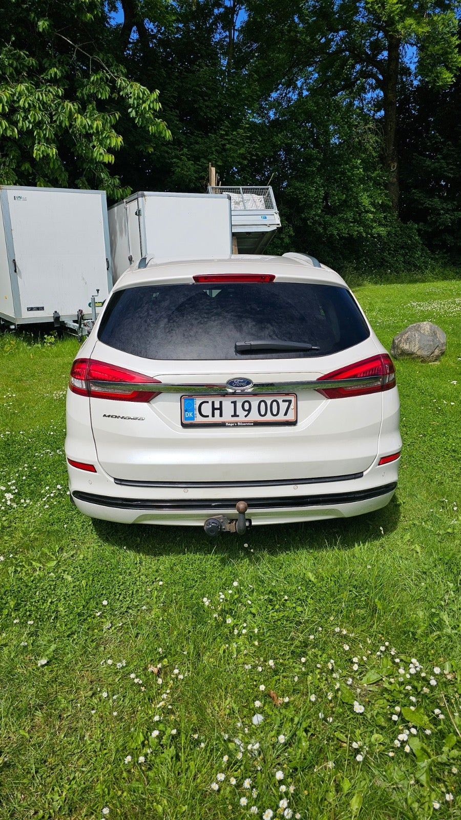 Hvid Ford Mondeo fra 2019