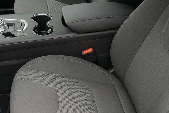 Hvid Ford Mondeo fra 2019
