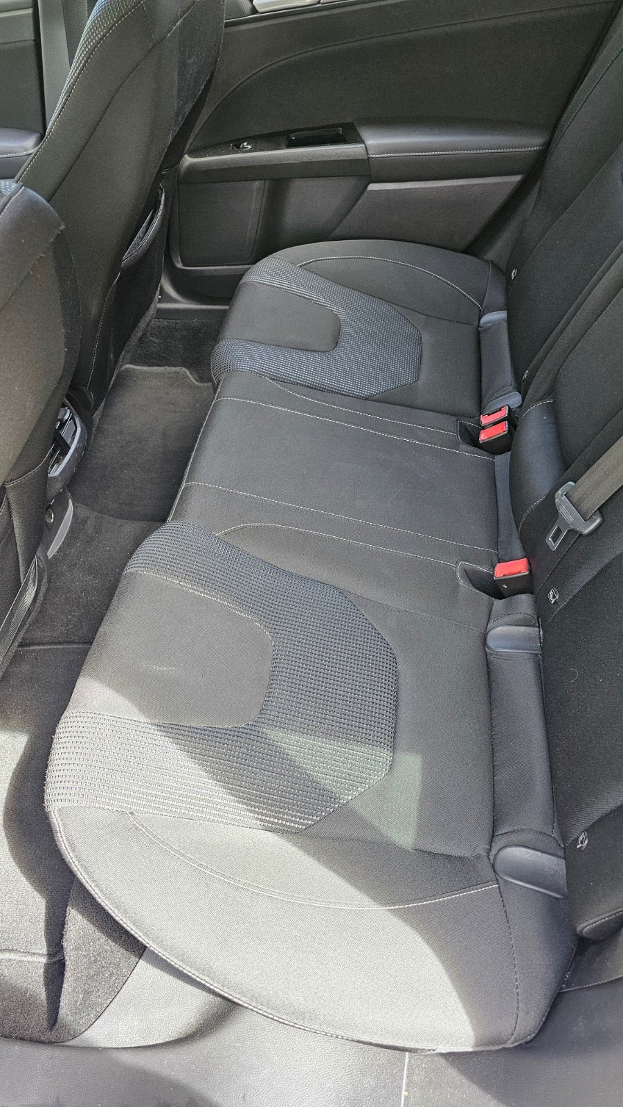 Hvid Ford Mondeo fra 2019
