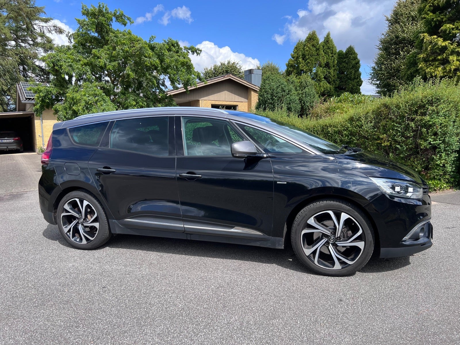 Sort Renault Grand Scenic IV fra 2017