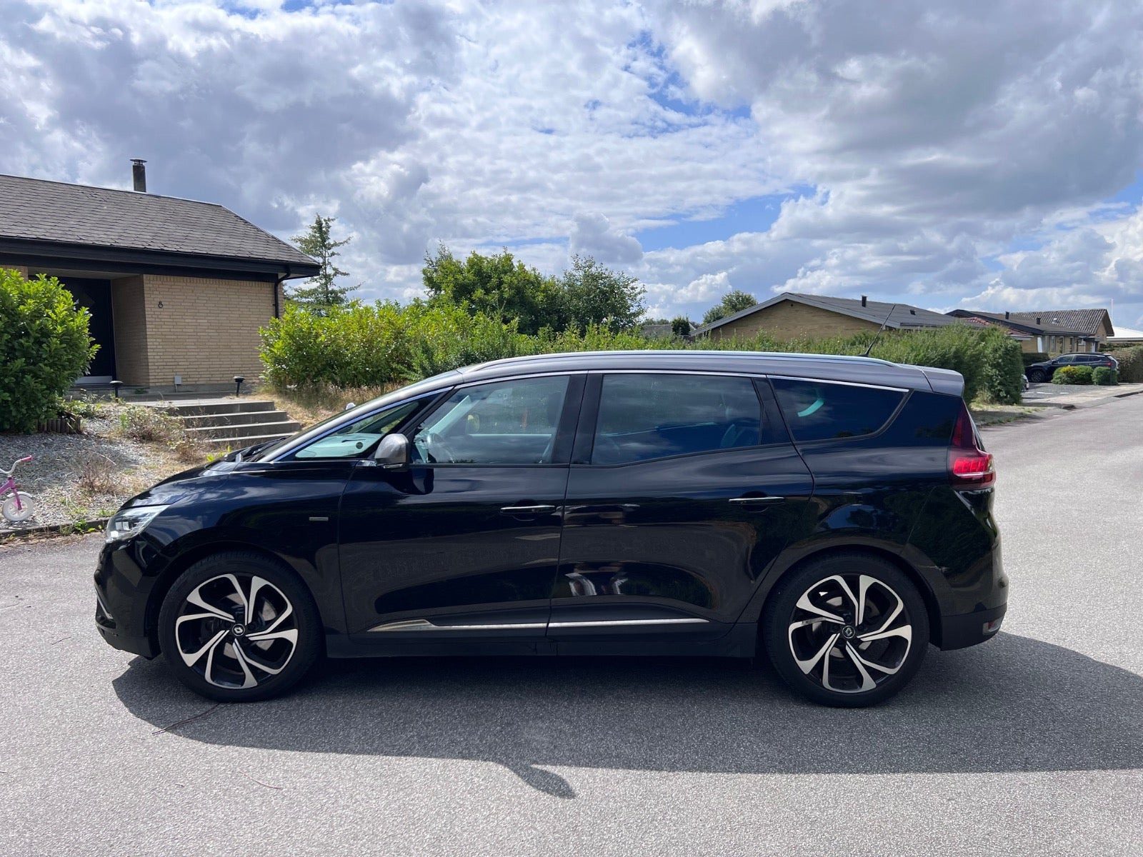 Sort Renault Grand Scenic IV fra 2017